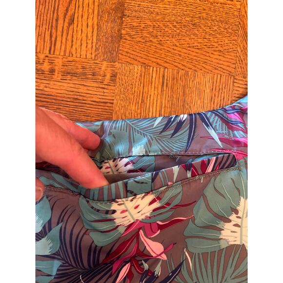 LUG HIPPY BOTANICAL CROSSBODY BAG - Picture 6 of 10